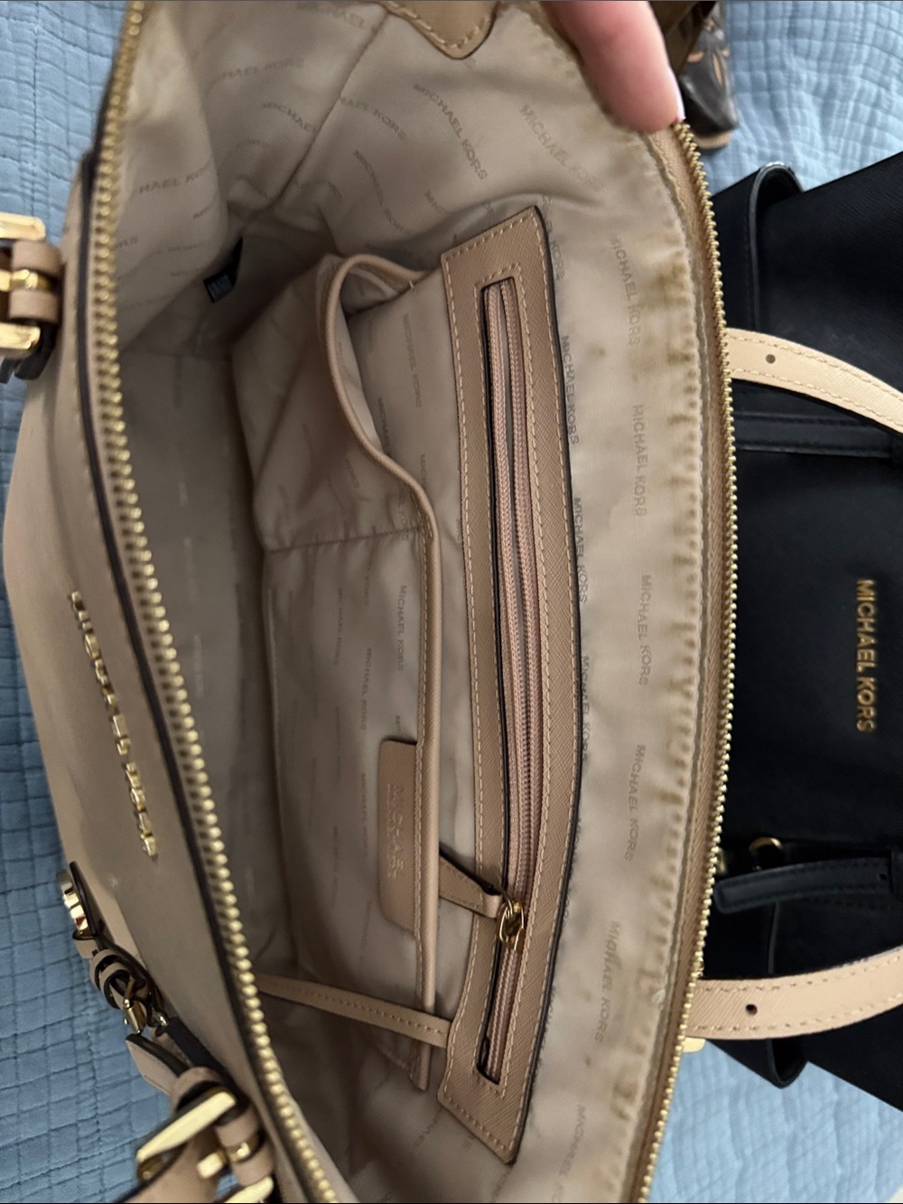 Michael Kors Neutral Blush Leather Tote with Gold Logo - Picture 2 of 2